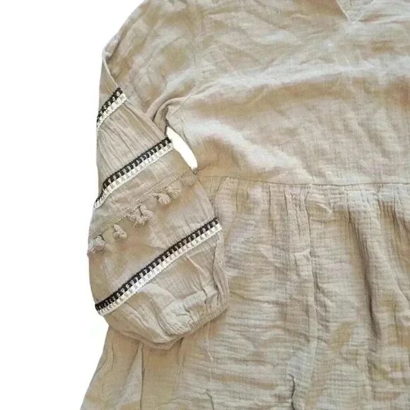 AndTheWhy Women's Light Brown Crinkled Cotton Long Sleeve V-Neck Top NEW - Picture 3 of 16